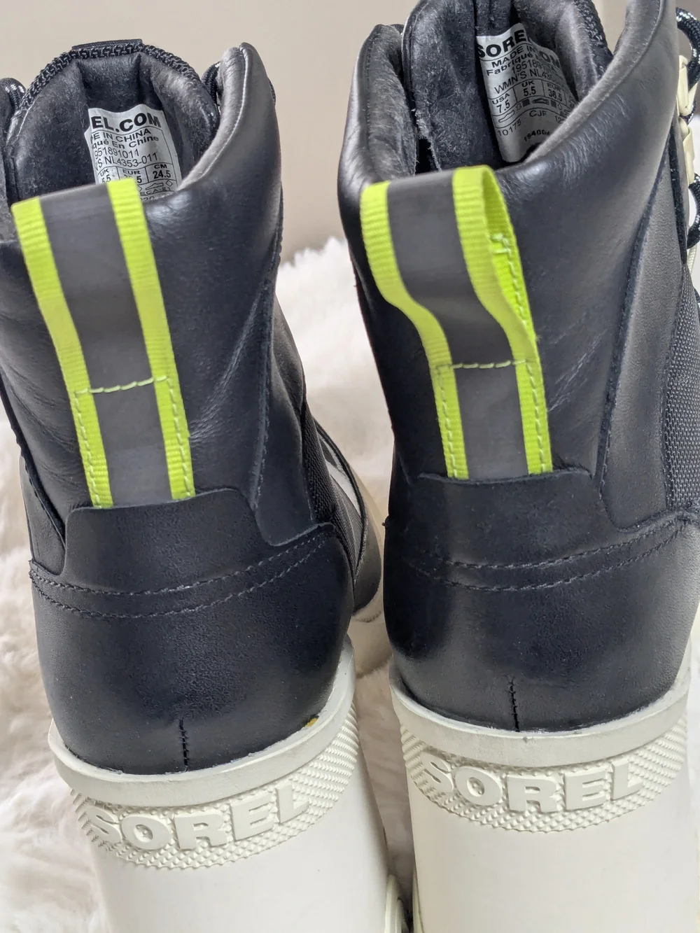 Sorel Kinetic Sneaker Boots Black Platform Lace Up Women’s 7.5